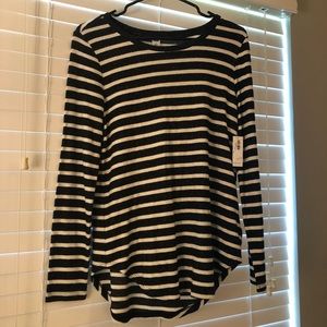 Old Navy Black and White Shirt